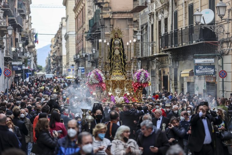 Processioni del venerdì santo le prime dopo la pandemia da covid 19